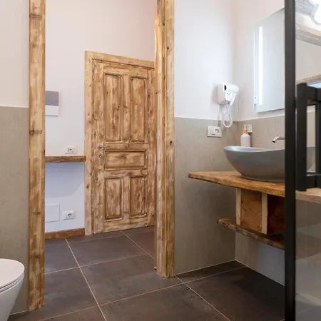 招待所 Salice Divino 3*